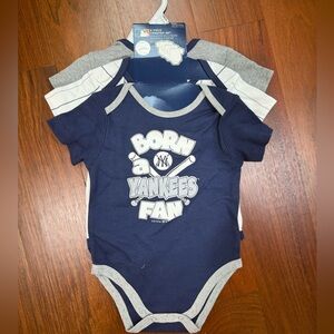 MLB Navy and Gray Yankees Fan Bodysuit